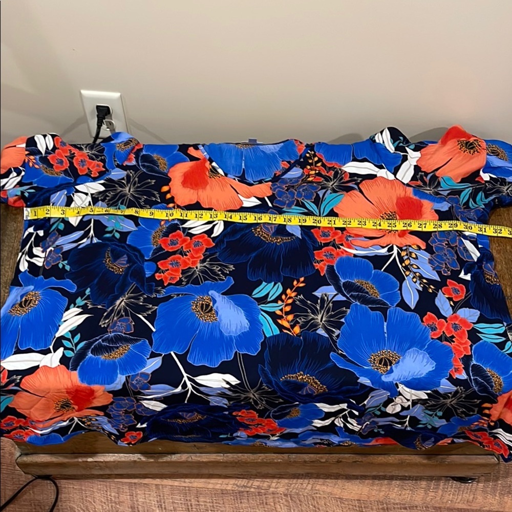 NWOT Avenue Size 30/32 Vibrant Blue and Orange Floral Bell Sleeve Tunic Top - Picture 5 of 9